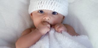 Ways Of Knowing The Right Pillow Size For Your Baby